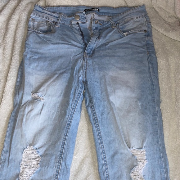 Fashion nova light blue jeans - Picture 1 of 3